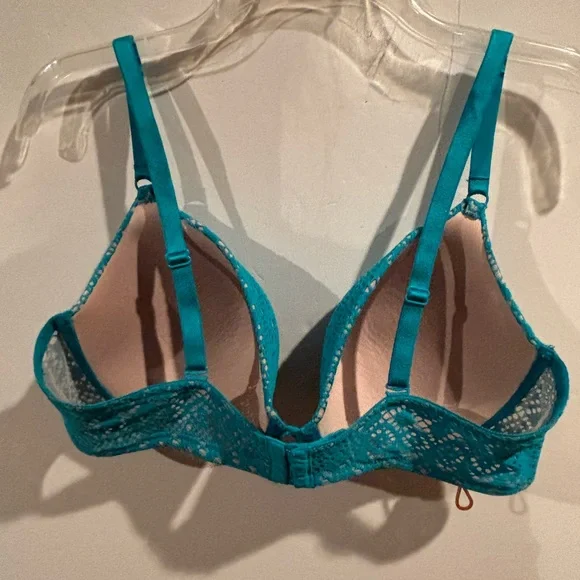 Victoria's Secret Teal Lace Push-Up Bra - Picture 2 of 10